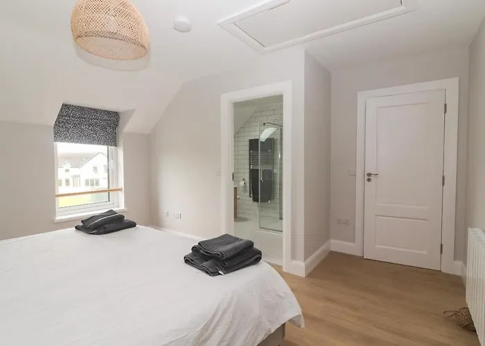 19a Lighthouse Village Fenit