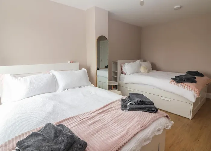 19a Lighthouse Village *